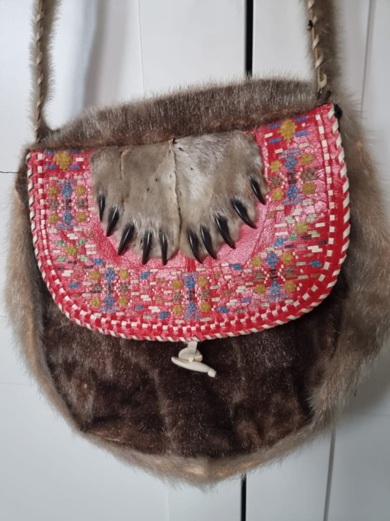 Torebka hand made z ze skóry i futra w indiańskim stylu