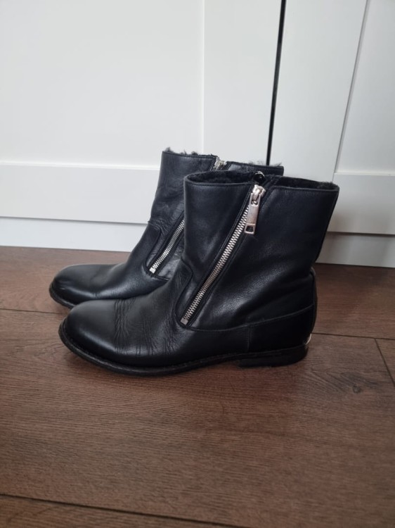 Czarne ocieplane niskie botki Burberry skóra naturalna, futerko r 38