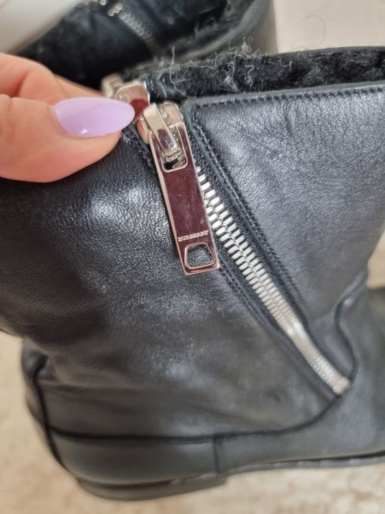 Czarne ocieplane niskie botki Burberry skóra naturalna, futerko r 38