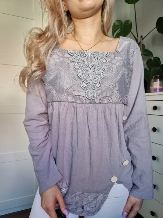 Romantyczna bluzka z koronką r. XL