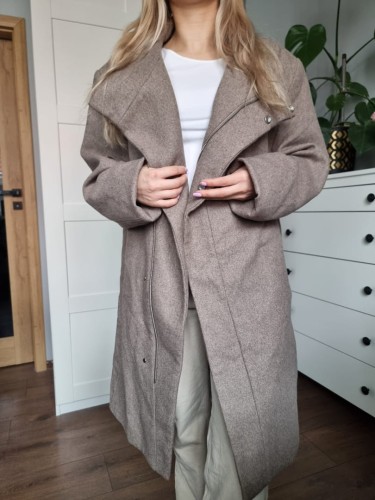 Wiosenny beżowy płaszcz 54% wełna