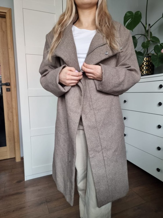 Wiosenny beżowy płaszcz 54% wełna