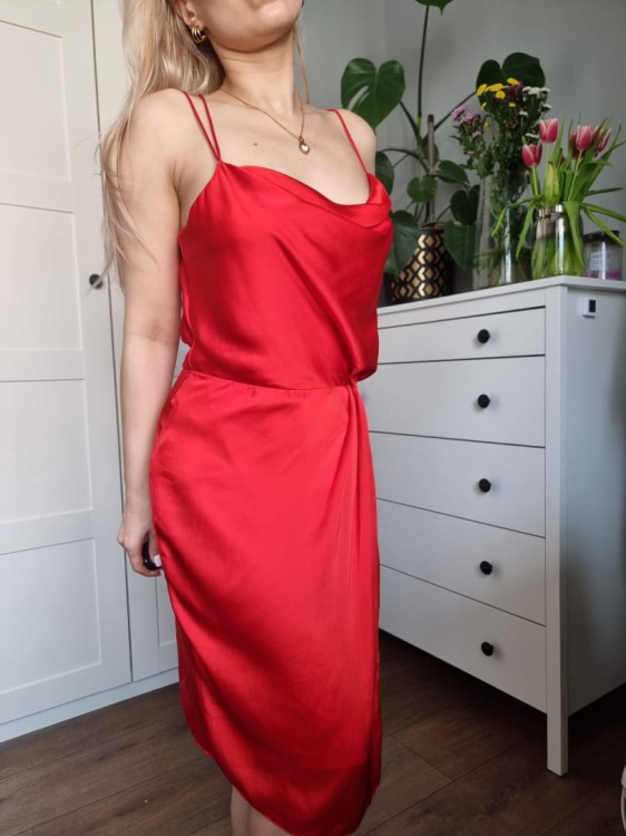 Czerwona satynowa sukienka koktajlowa, r. S