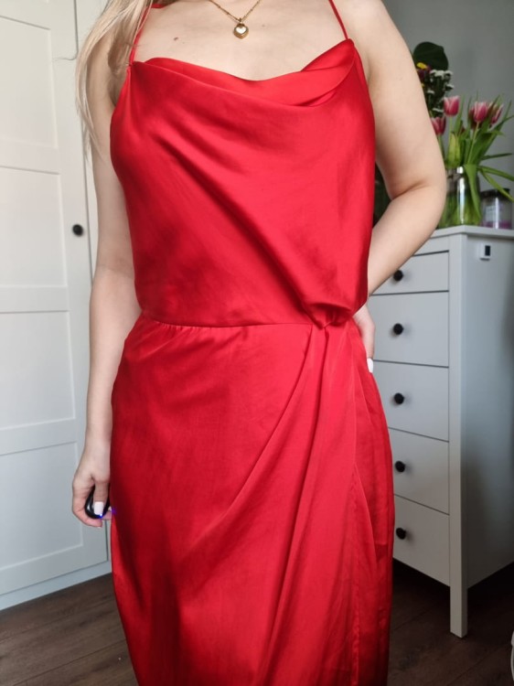Czerwona satynowa sukienka koktajlowa, r. S