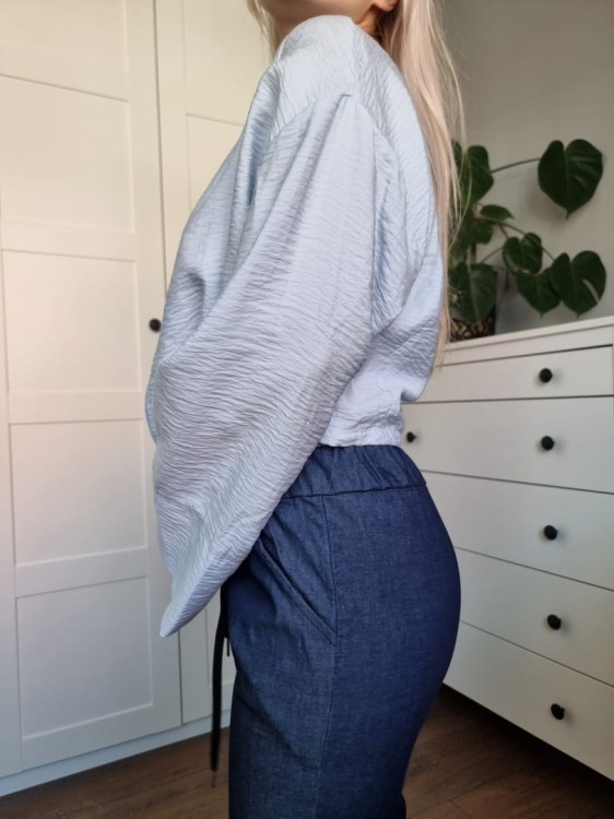 Letnia marynarka narzutka, błękitna, wiskoza, szerokie rękawy