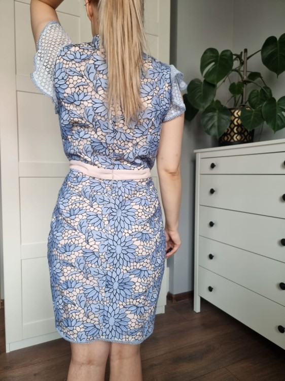 Sukienka z koronką baby blue i jasny róż, kwiaty, na wesele, chrzciny