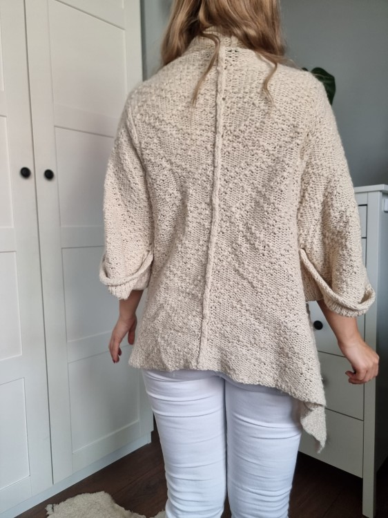 Beżowy damski kardigan z wełną oversize