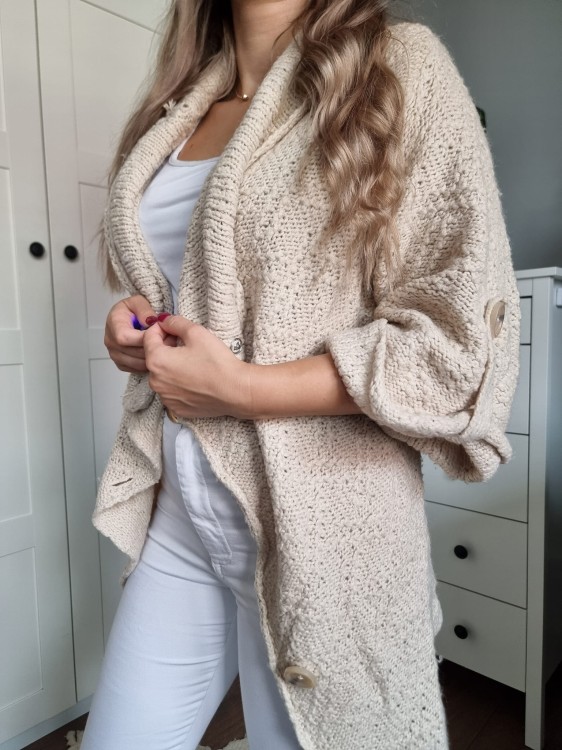 Beżowy damski kardigan z wełną oversize