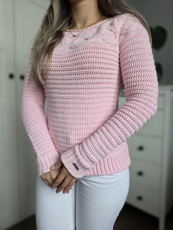Różowy sweter dziergany kobiecy bawełna pastelowy dekolt łódka