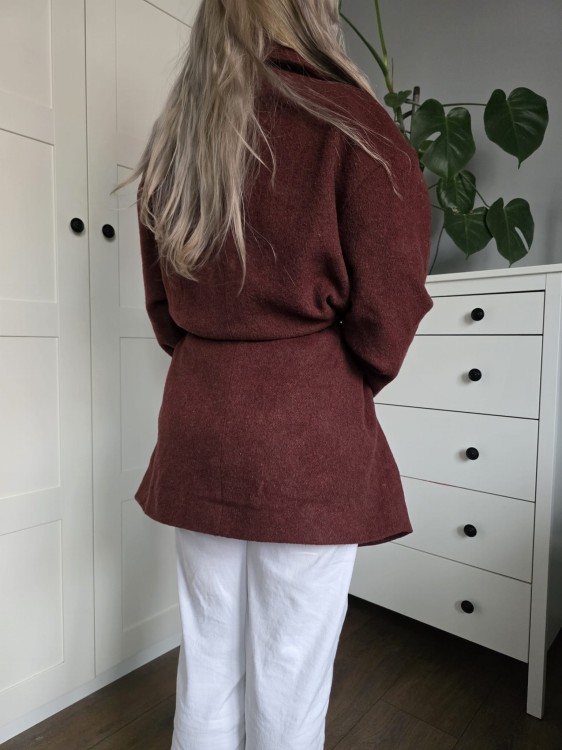 Kurtka z wełną bordowa burgundowa wiązana w pasie kobieca elegancka