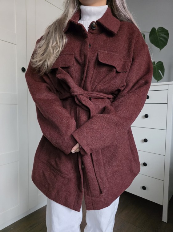 Kurtka z wełną bordowa burgundowa wiązana w pasie kobieca elegancka