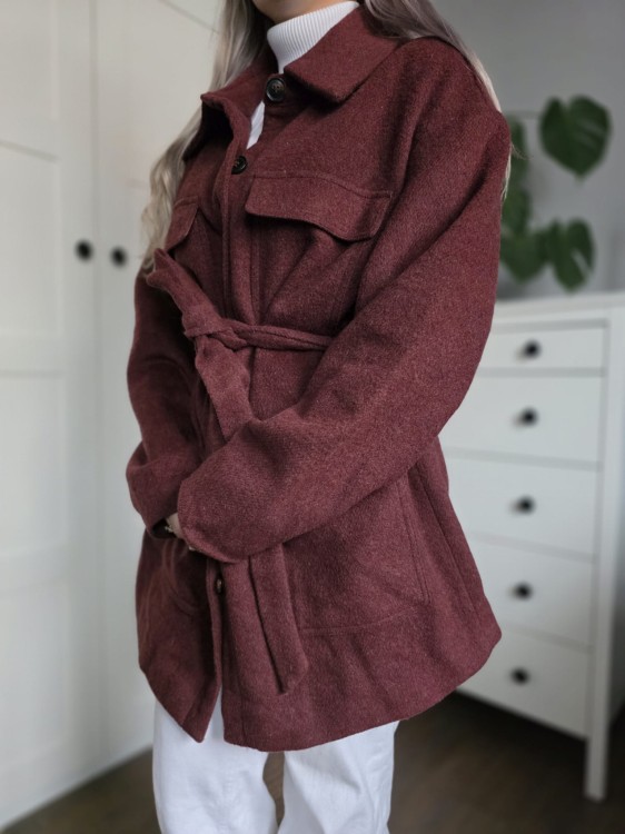 Kurtka z wełną bordowa burgundowa wiązana w pasie kobieca elegancka