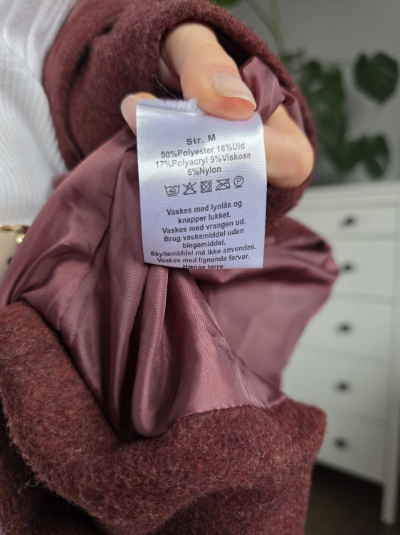 Kurtka z wełną bordowa burgundowa wiązana w pasie kobieca elegancka