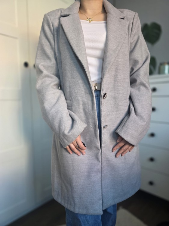 Szary płaszcz damski wełna klasyczny elegancki srebrne guziki szary popielaty