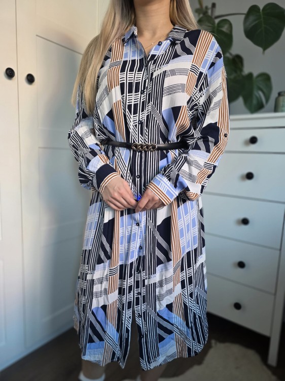 Elegancka szmizjerka sukienka we wzory niebiesko beżowa wiskoza