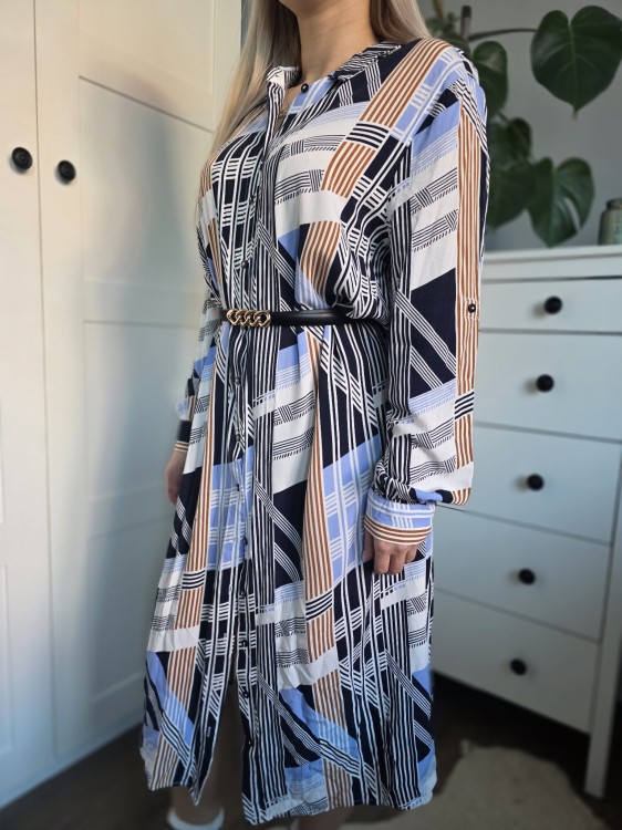 Elegancka szmizjerka sukienka we wzory niebiesko beżowa wiskoza