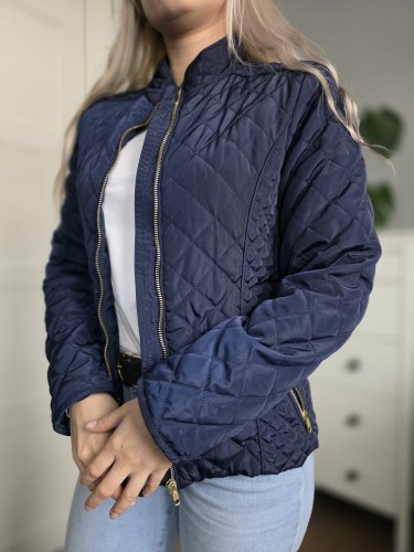 Granatowa kurtka damska  ze złotymi okuciami pikowana wiosna