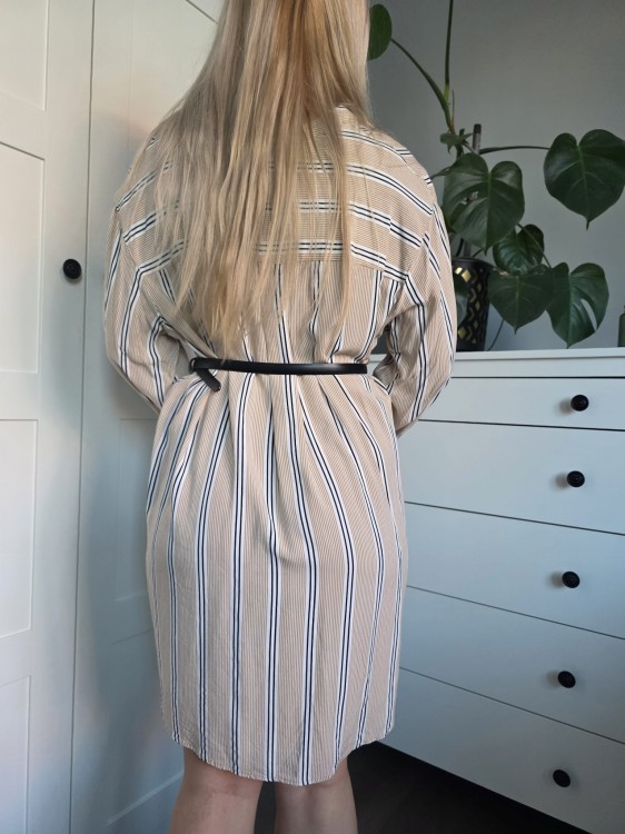 Wiskozowa sukienka tunika w paski beżowa elegancka oversize