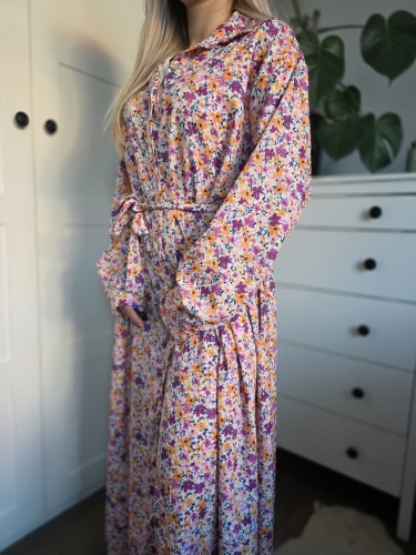 Sukienka maxi szmizjerka w kwiaty na guziki z paskiem wiskoza plus size