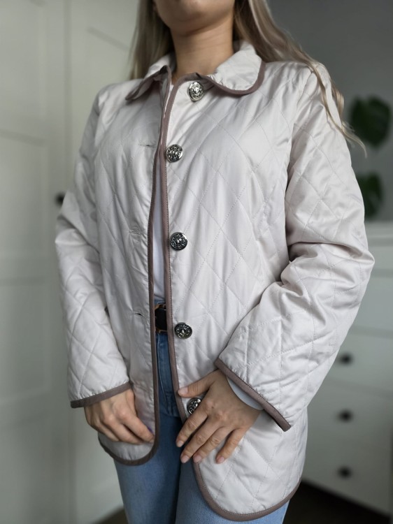 Elegancka kremowa pikowana kurtka ze srebrnymi guzikami kieszenie r. M oversize