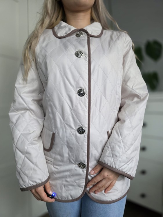 Elegancka kremowa pikowana kurtka ze srebrnymi guzikami kieszenie r. M oversize