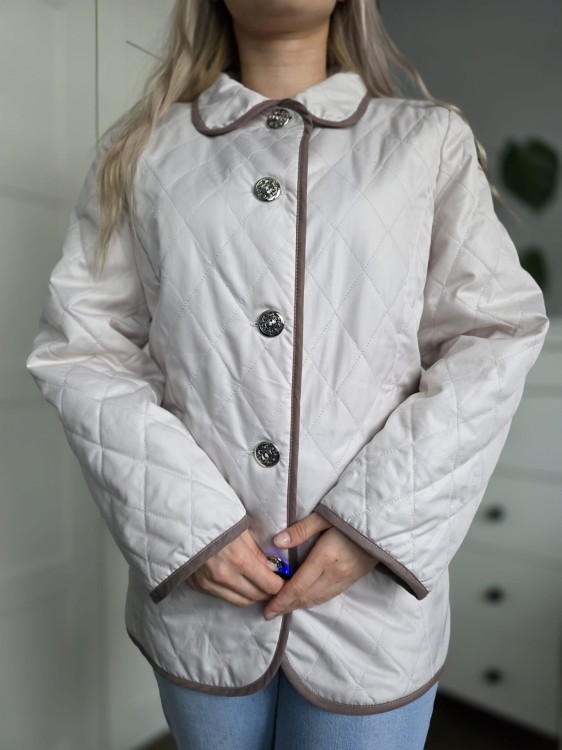 Elegancka kremowa pikowana kurtka ze srebrnymi guzikami kieszenie r. M oversize