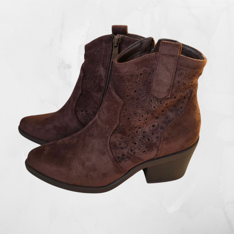 botki-damskie-zamszowe-eleganckie-wygodne-na-co-dzien.jpg Eleganckie i wygodne botki damskie z ekozamszu do codziennego noszenia