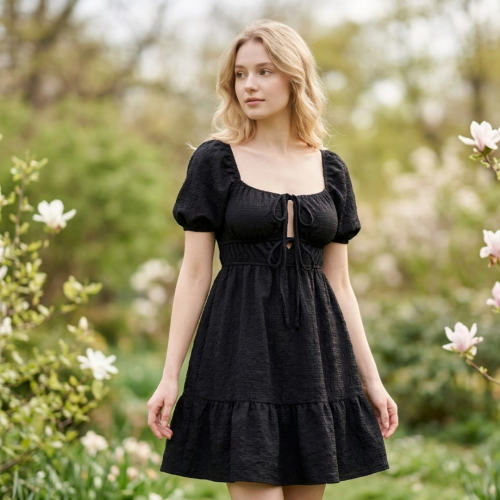 Czarna sukienka baby doll mini tłoczona z metką XS/S elegancka nowa