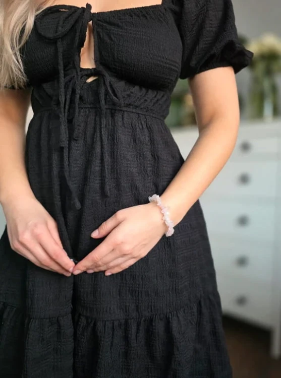 Czarna sukienka baby doll mini tłoczona z metką XS/S elegancka nowa