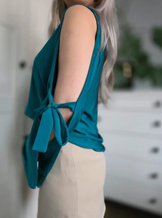 Zielona bluzka elegancka z kokardami na rękawach rozcięcia V by Very M 38