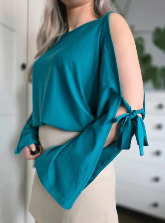 Zielona bluzka elegancka z kokardami na rękawach rozcięcia V by Very M 38