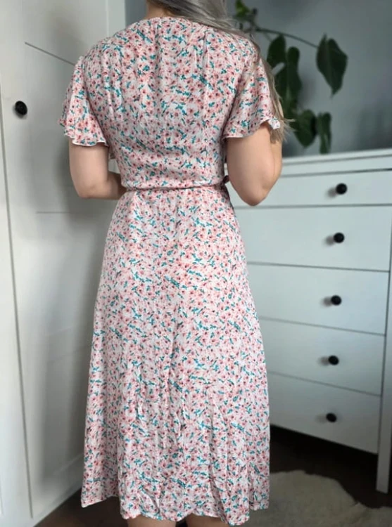 Sukienka kopertowa w kwiaty midi wiosenna wiązana pudrowy róż turkus S 36