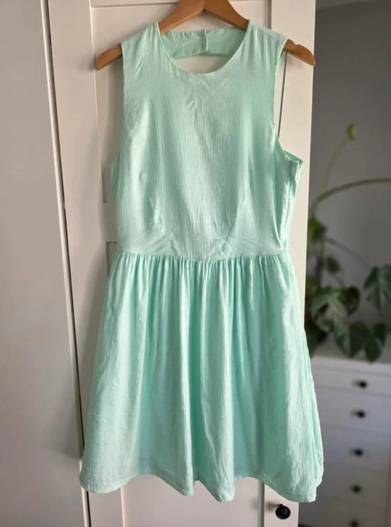 Sukienka H&M midi rozkloszowana turkus miętowa połysk wesele komunia r. M