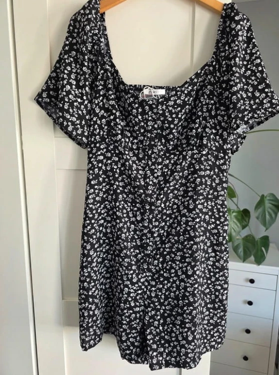 Kombinezon damski Zuiki L 40 czarny w kwiatki nowy z metką lekki, wiona/lato