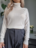 Creamy thin turtleneck, viscose