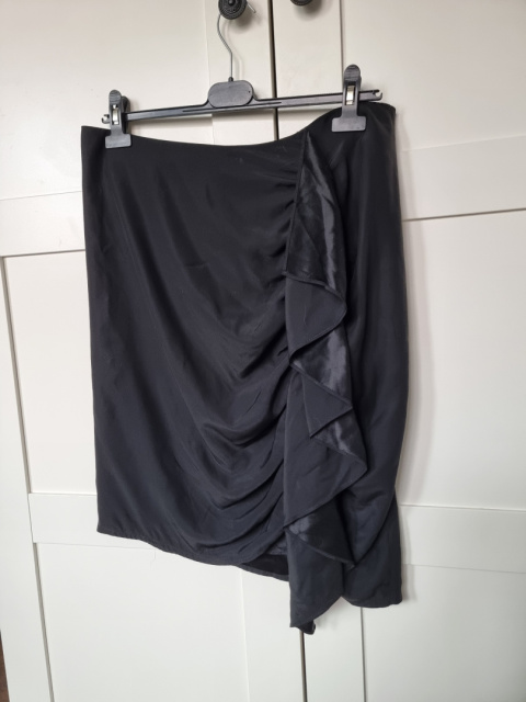 Silk skirt with a ruffle by Blanche, size 42