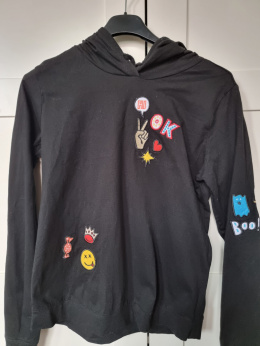 Black sweatshirt, colourful patches, RESERVED yfl, size L