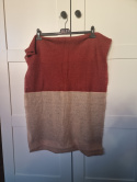 Woolen snood in shades of red, gray, and beige