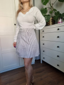 White trapezoidal skirt with black stripes