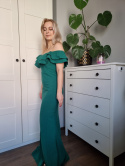 Green maxi dress without shoulders for a wedding