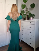 Green maxi dress without shoulders for a wedding