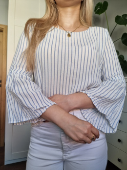 Biała bluzka w niebieskie paski, falbana na rękawach, wiskoza, r. S