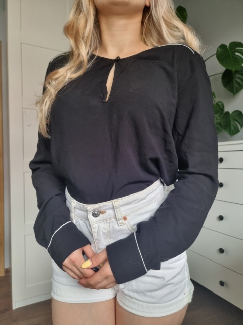 Elegancka koszula z białymi lamówkami, r M, wiskoza Elegancka koszula z białymi lamówkami, r M, wiskoza