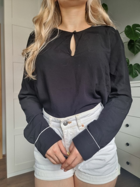 Elegancka koszula z białymi lamówkami, r M, wiskoza Elegancka koszula z białymi lamówkami, r M, wiskoza