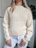Kremowy sweter z dzierganiem hand made
