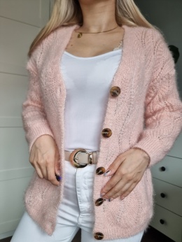 Puchaty jasnoróżowy kardigan 20% moher