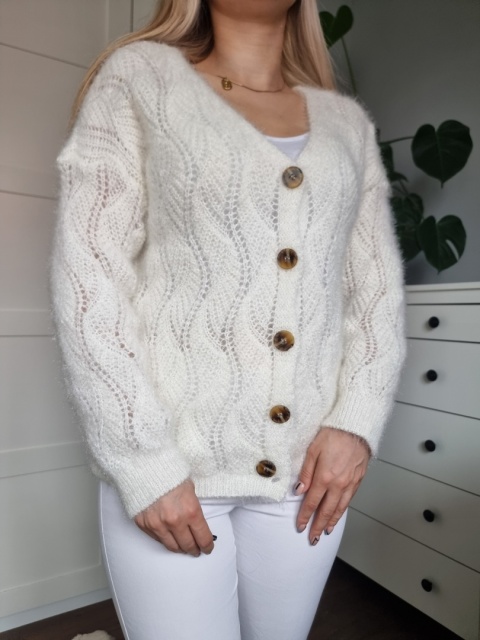 Puchaty kremowy kardigan 20% moher Puchaty kremowy kardigan 20% moher